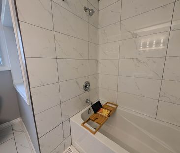 Bright and Comfortable 3-Bedroom Unit in Niagara Falls! - Photo 5