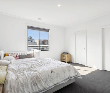 Spacious Family Home in the Heart of Officer! - Photo 5