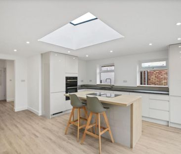 2 bedroom semi-detached house to rent - Photo 4