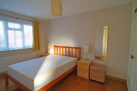 3 bedroom semi-detached house to rent - Photo 3