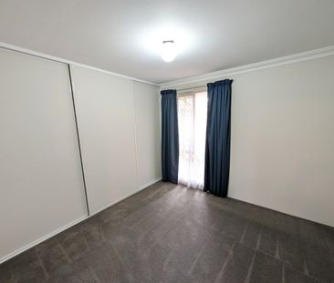 PRIME LOCATION! - Photo 4