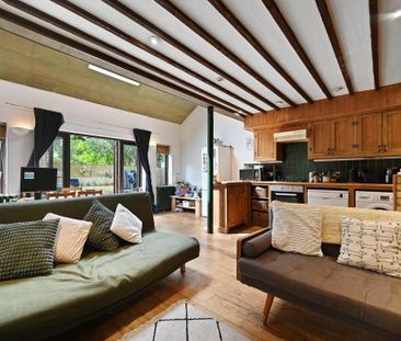 3 bedroom end of terrace house to rent - Photo 1