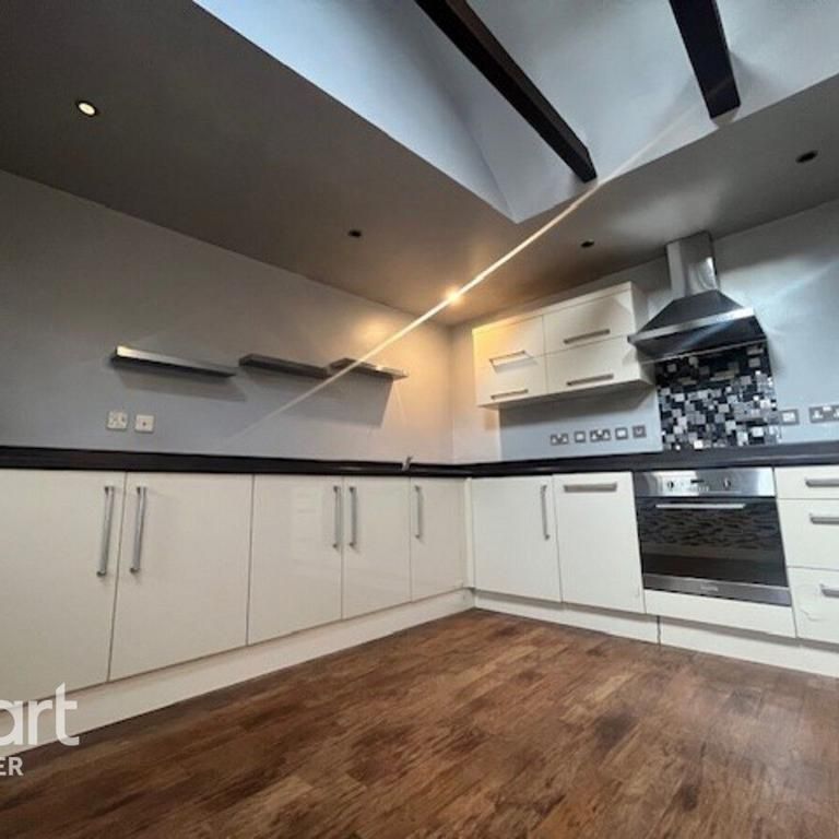 2 bedroom apartment to rent - Photo 1