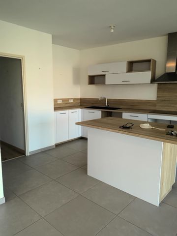 Location Appartement 5 pièces 127m² ANNECY 74000 - Photo 4