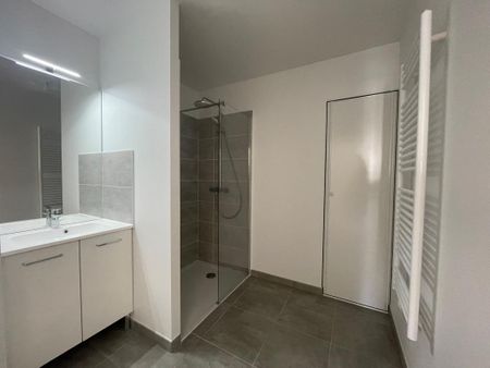 Location Appartement 2 pièces 85m² AYTRE 17440 - Photo 3