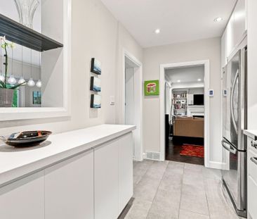 For Lease - 372 Trafalgar Road, Oakville, Ontario - Photo 3