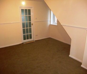 2 bedroom semi-detached house to rent - Photo 3