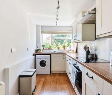 Davos Close, Woking, GU22 - Photo 6