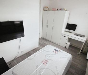 1 bedroom House To Let - Photo 2