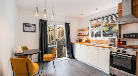 North-facing Character Home - Photo 2