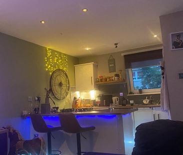 1 Bed Flat, Maxwell Drive, G41 - Photo 6