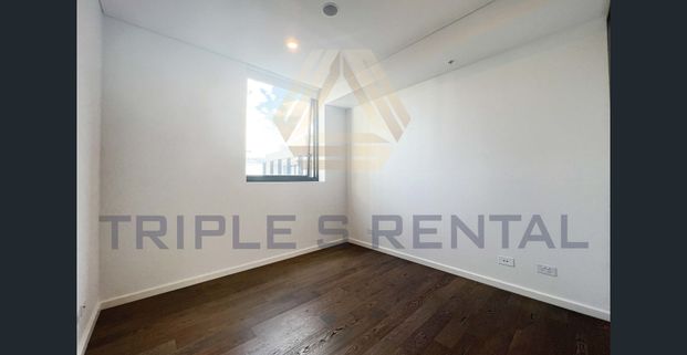 Spacious 2 bed-rooms Apartment located in Central Zetland - Unfurnished - Photo 1