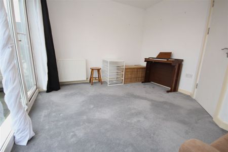 Carrickfoyle Terrace , Kilmainham, Dublin 8 - Photo 2