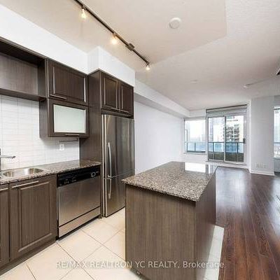 Sherbourne/Wellesley-Bright Spacious 1Bdrm+Den 1Bath & Locker - Photo 4