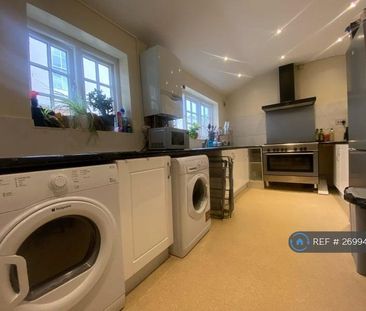 1 bedroom in a house share to rent - Photo 3