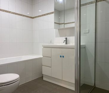Secure Modern 1 bedroom Unit with Balcony & parking - Photo 4