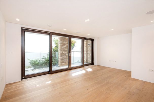 Victoria Mews, W11 - Photo 1