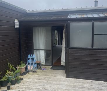 3 Treetop Lane, Paparangi - Photo 3