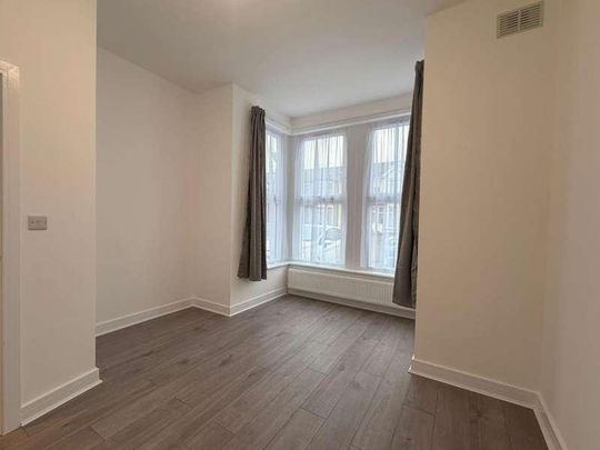 Courtland Avenue Ig, Ilford, IG1 - Photo 1