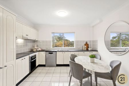 Elegant Two-Bedroom Apartment in An Exclusive Block - Photo 3