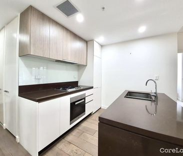 Private courtyard for this property on level 5, fully furnished - Photo 5