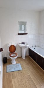 Room in a Shared Flat, Bellevue Road, SW17 - Photo 4