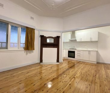 Modern Three Bedroom Family Home! - Photo 3