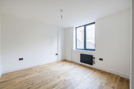 To Let 3 Bedroom Flat - Photo 5