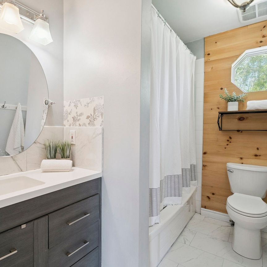 For Lease - 40 Greenwood Crescent, Kawartha Lakes, Ontario - Photo 1