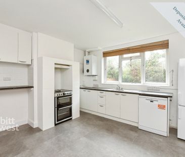 4 bedroom detached house to rent - Photo 3