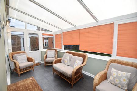 3 bedroom semi-detached house to rent - Photo 2