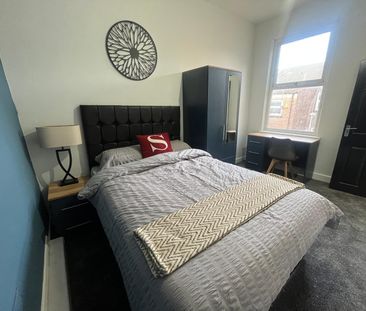 Brae Street, Liverpool - Photo 1