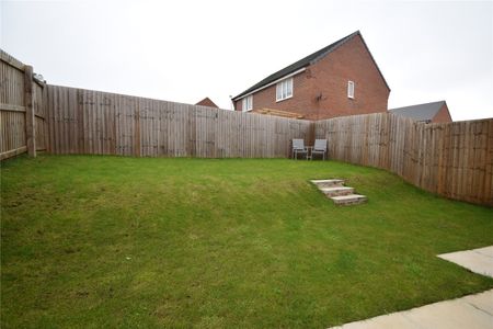 2 bed semi-detached house to rent in Foxglove Way, Scarborough, YO13 - Photo 4