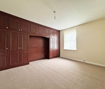 Milnrow Road, Shaw - Photo 2