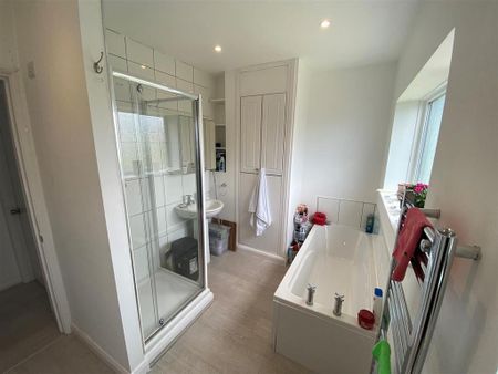 1 bedroom in a house share to rent - Photo 5