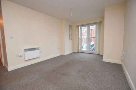 2 bedroom flat to rent - Photo 2