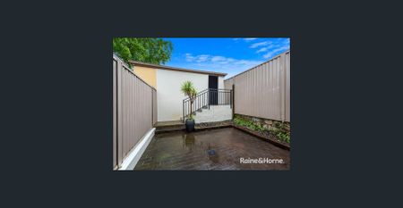 Two bedroom home in Marrickville - Photo 5