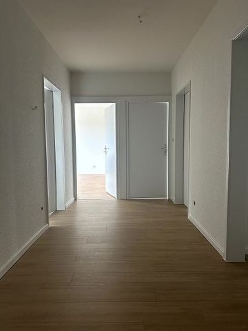 BEZUGSFREIE, FRISCH RENOVIERTE 4 ZIM.-WOHNUNG MIT BALKON IM HERZEN VON LANK-LATUM - Photo 5