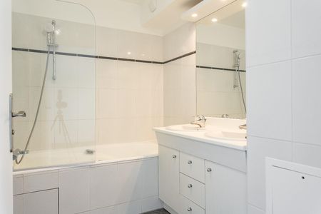 location Appartement T6 DE 140.9m² À PARIS - Photo 3