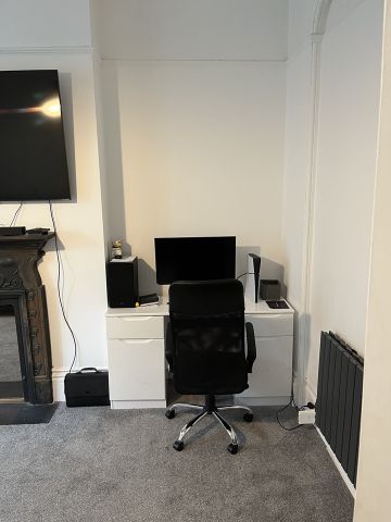 1 Bed Flat, Buckingham Road, BN1 - Photo 2