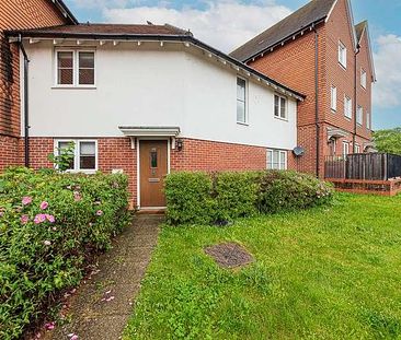 Outfield Crescent, Wokingham, RG40 - Photo 6
