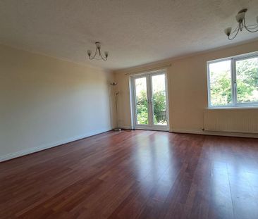 3 bedroom detached house to rent - Photo 2