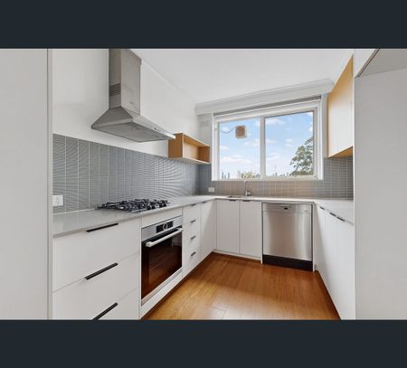 11/2 Calvin Street, Hawthorn, Vic 3122 - Photo 3
