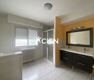 Location Appartement 7 pièces 122m² ST NAZAIRE 44600 - Photo 3