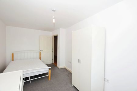 Flat to rent - Hendre Road, London, SE1 - Photo 4