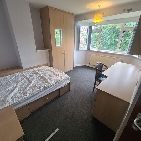6 Bed - 16 Winston Mount, Headingley, Leeds - LS6 3JY - Student - Photo 4