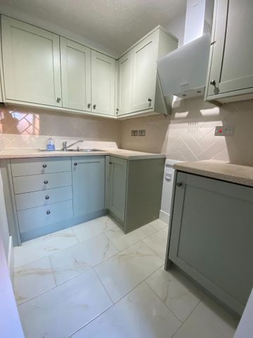 1 bedroom semi-detached house to rent - Photo 2