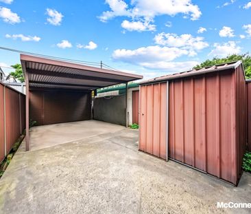 Charming Terrace in Convenient Waterloo Location - Photo 6
