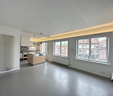 Instapklaar 2-slaapkamerappartement in centrum Kortrijk! - Foto 4