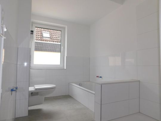 Schöne moderne 3-Zimmer-Wohnung mit Terrasse - Photo 1